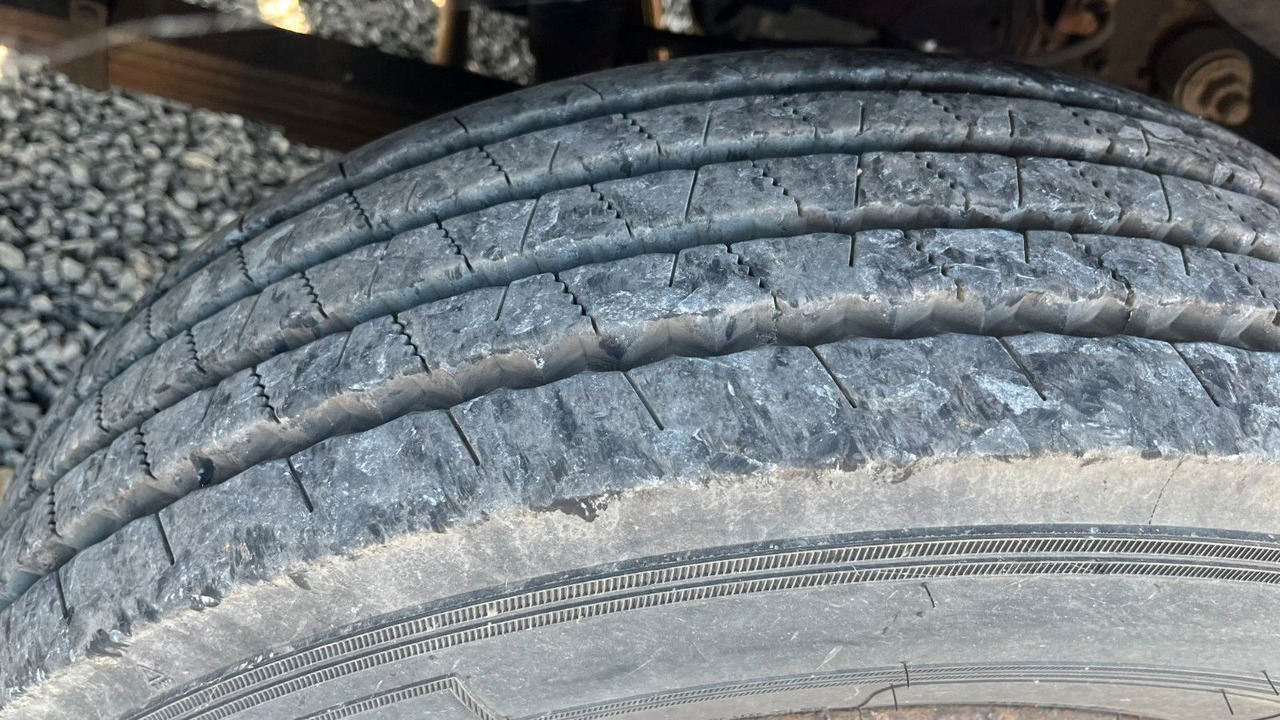 Dobozos kisteherautó Iveco ML75E18 Blumen Koffer LBW Klimaanlage EEV ML80 Iveco ML75E18 Blumen Koffer LBW Klimaanlage EEV ML80: 10 kép. Dobozos kisteherautó Iveco ML75E18 Blumen Koffer LBW Klimaanlage EEV ML80 Iveco ML75E18 Blumen Koffer LBW Klimaanlage EEV ML80: 10 kép.