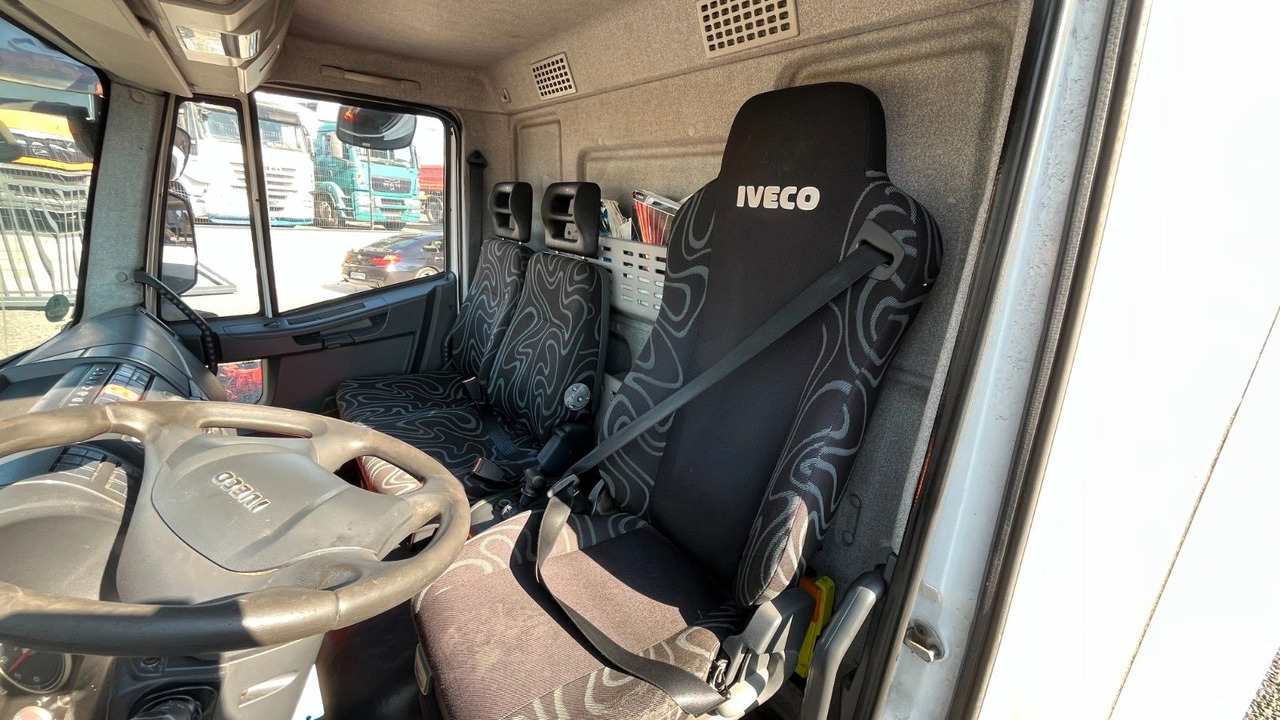 Dobozos kisteherautó Iveco ML75E18 Blumen Koffer LBW Klimaanlage EEV ML80 Iveco ML75E18 Blumen Koffer LBW Klimaanlage EEV ML80: 7 kép. Dobozos kisteherautó Iveco ML75E18 Blumen Koffer LBW Klimaanlage EEV ML80 Iveco ML75E18 Blumen Koffer LBW Klimaanlage EEV ML80: 7 kép.