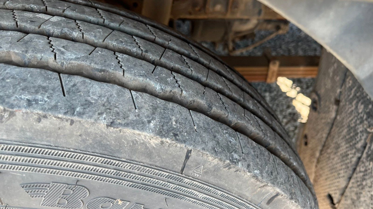 Dobozos kisteherautó Iveco ML75E18 Blumen Koffer LBW Klimaanlage EEV ML80 Iveco ML75E18 Blumen Koffer LBW Klimaanlage EEV ML80: 12 kép. Dobozos kisteherautó Iveco ML75E18 Blumen Koffer LBW Klimaanlage EEV ML80 Iveco ML75E18 Blumen Koffer LBW Klimaanlage EEV ML80: 12 kép.