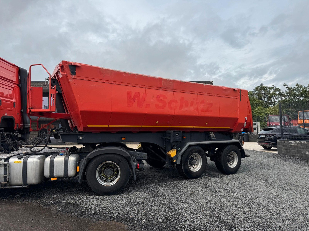 Kempf SKM 31/2 Thermo Mulde Muldenkipper Liftachse BPW - Félpótkocsi billenőplatós: 1 kép. Kempf SKM 31/2 Thermo Mulde Muldenkipper Liftachse BPW - Félpótkocsi billenőplatós: 1 kép.
