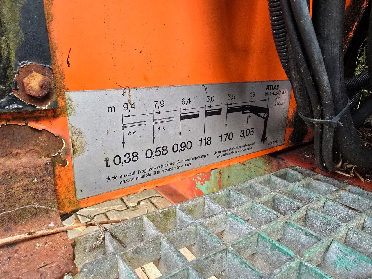 Kran Ladekran Atlas 60.1 - 6,5 / A2 Abrollcontai - Horgos rakodó teherautó, Darus autó: 3 kép. Kran Ladekran Atlas 60.1 - 6,5 / A2 Abrollcontai - Horgos rakodó teherautó, Darus autó: 3 kép.