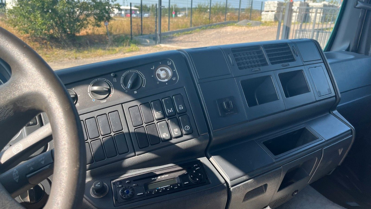 Platós kisteherautó MAN TGL 8.180 4x2 Kran Hiab Tempomat MAN TGL 8.180 4x2 Kran Hiab Tempomat: 8 kép.