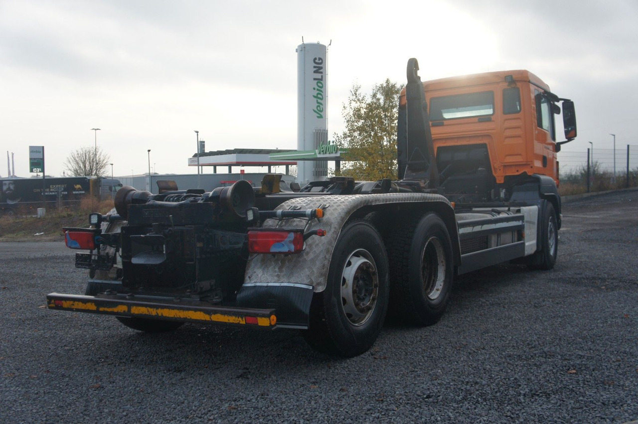 MAN TGS 26.420 Abrollkipper Meiller - Horgos rakodó teherautó: 4 kép. MAN TGS 26.420 Abrollkipper Meiller - Horgos rakodó teherautó: 4 kép.