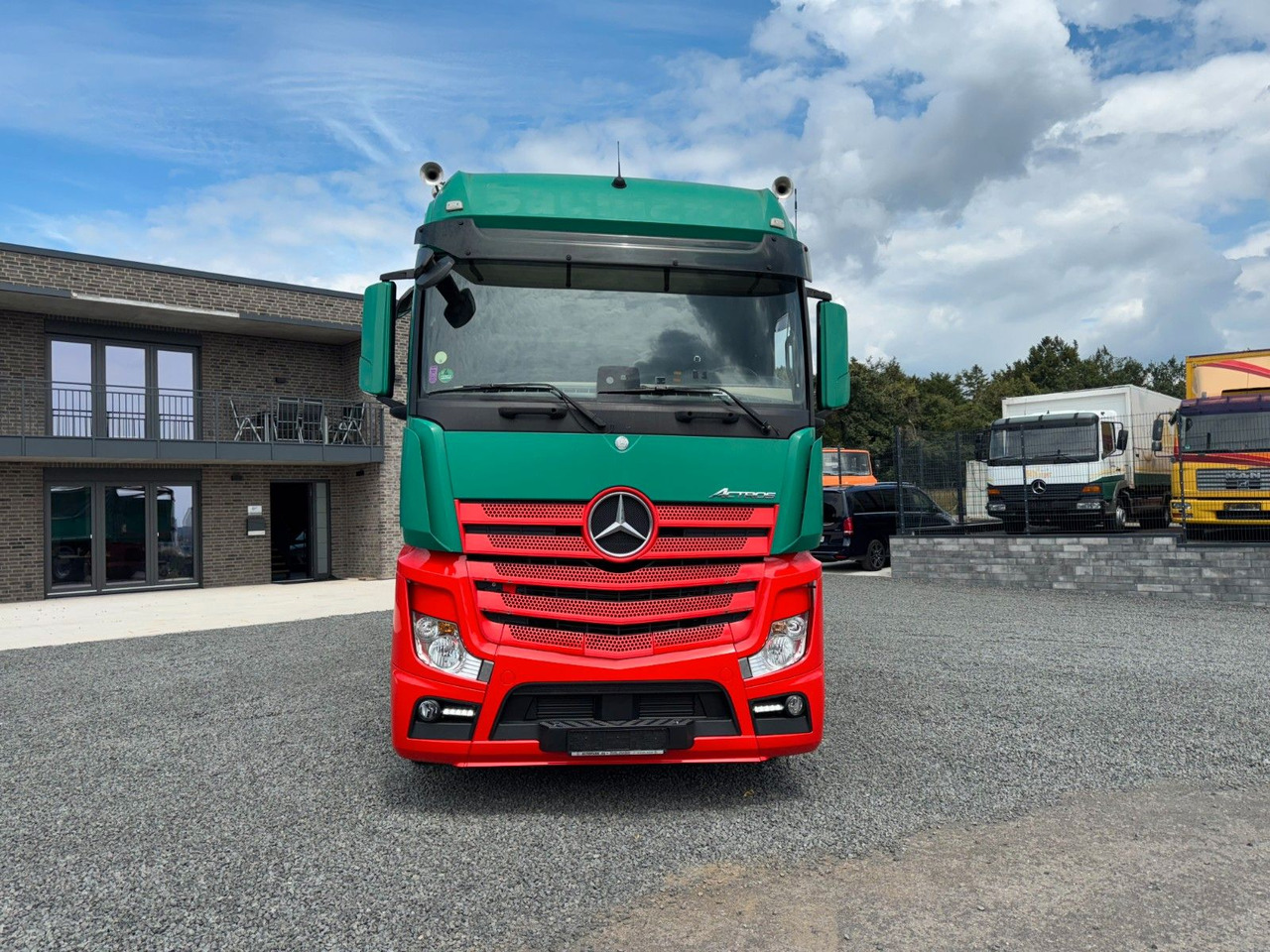 Mercedes-Benz Actros 1842 Kipper Dreiseitenkipper - Billenőplatós teherautó: 5 kép. Mercedes-Benz Actros 1842 Kipper Dreiseitenkipper - Billenőplatós teherautó: 5 kép.