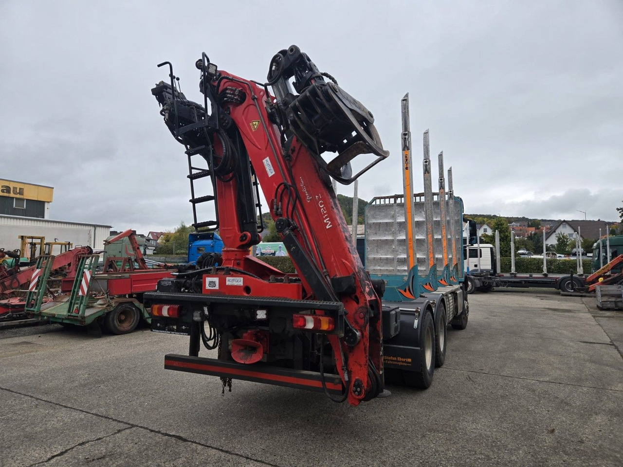 Mercedes-Benz Arocs 2651 Holztransporter Blatt Blatt Kran - Rönkszállító teherautó, Darus autó: 3 kép. Mercedes-Benz Arocs 2651 Holztransporter Blatt Blatt Kran - Rönkszállító teherautó, Darus autó: 3 kép.