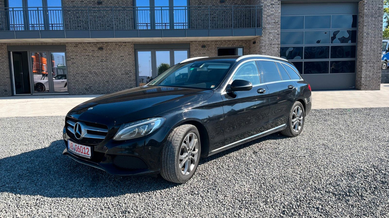 Mercedes-Benz C 220 C -Klasse T-Modell C 220 T BlueTec / d - Autó: 2 kép. Mercedes-Benz C 220 C -Klasse T-Modell C 220 T BlueTec / d - Autó: 2 kép.