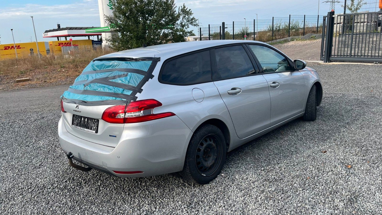 Peugeot 308 SW Active - Kombi: 4 kép. Peugeot 308 SW Active - Kombi: 4 kép.
