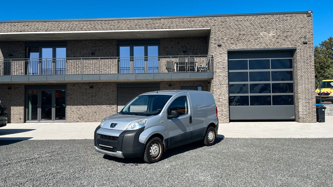 Peugeot Bipper Basis Kopfdichtungsschaden - Autó: 1 kép. Peugeot Bipper Basis Kopfdichtungsschaden - Autó: 1 kép.