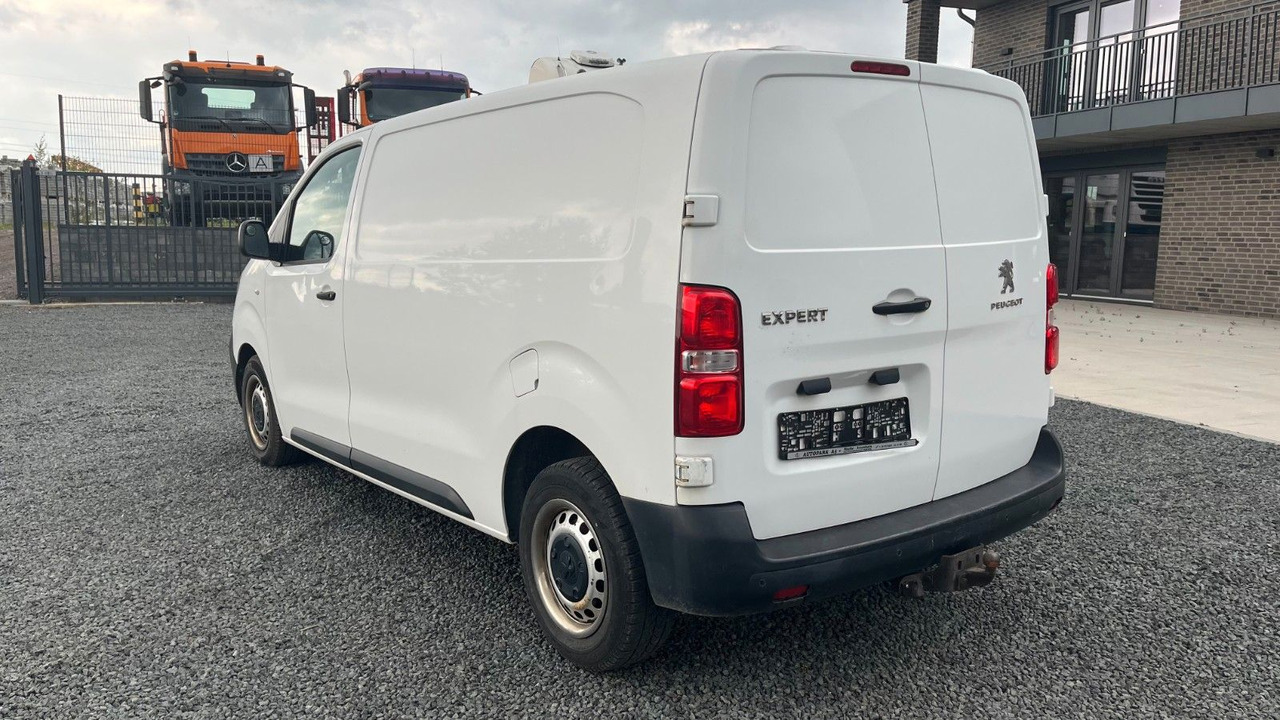 Peugeot Expert Kasten Premium L2 - Kisbusz: 5 kép. Peugeot Expert Kasten Premium L2 - Kisbusz: 5 kép.
