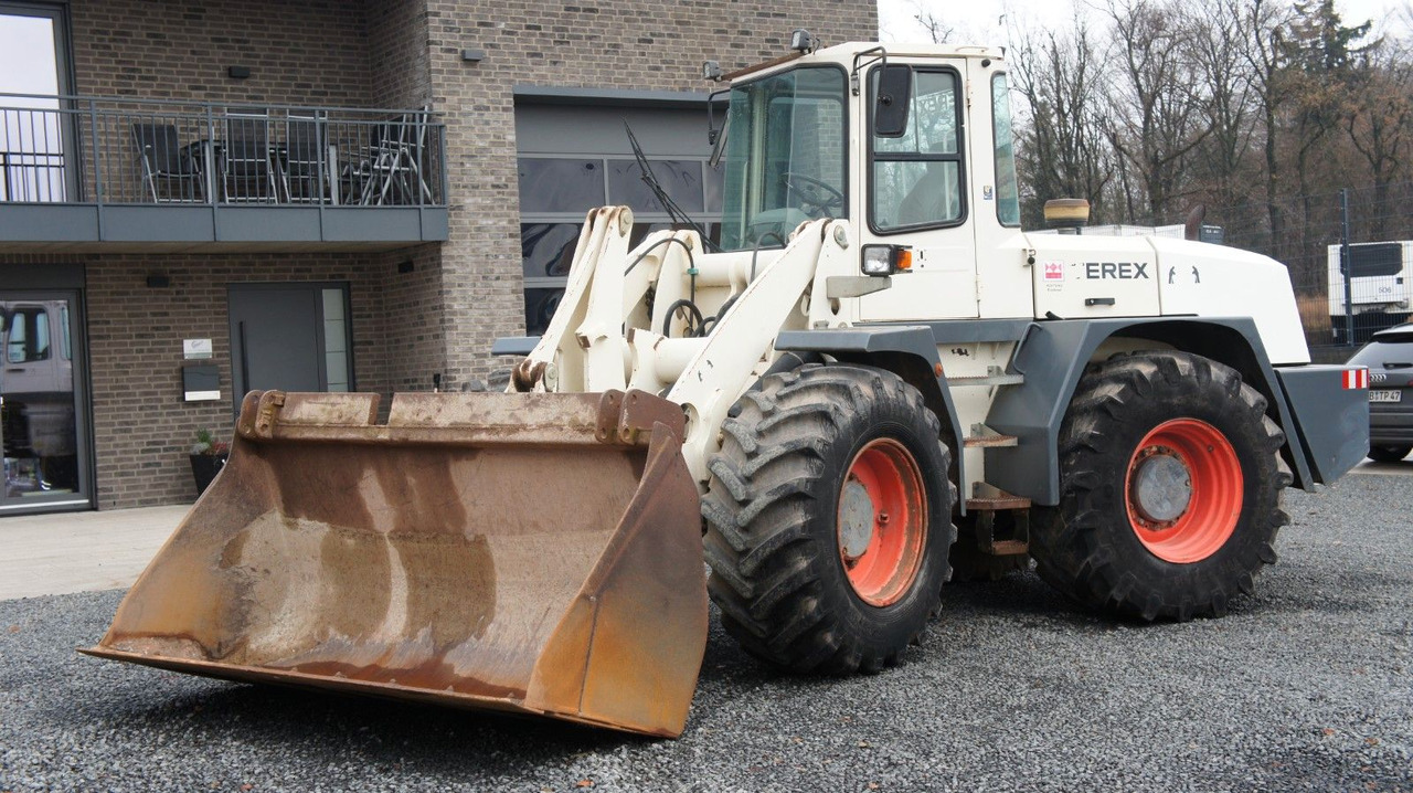 Terex SKL 200 Radlader Allrad 12500 Kg - Gumikerekes homlokrakodó: 2 kép. Terex SKL 200 Radlader Allrad 12500 Kg - Gumikerekes homlokrakodó: 2 kép.