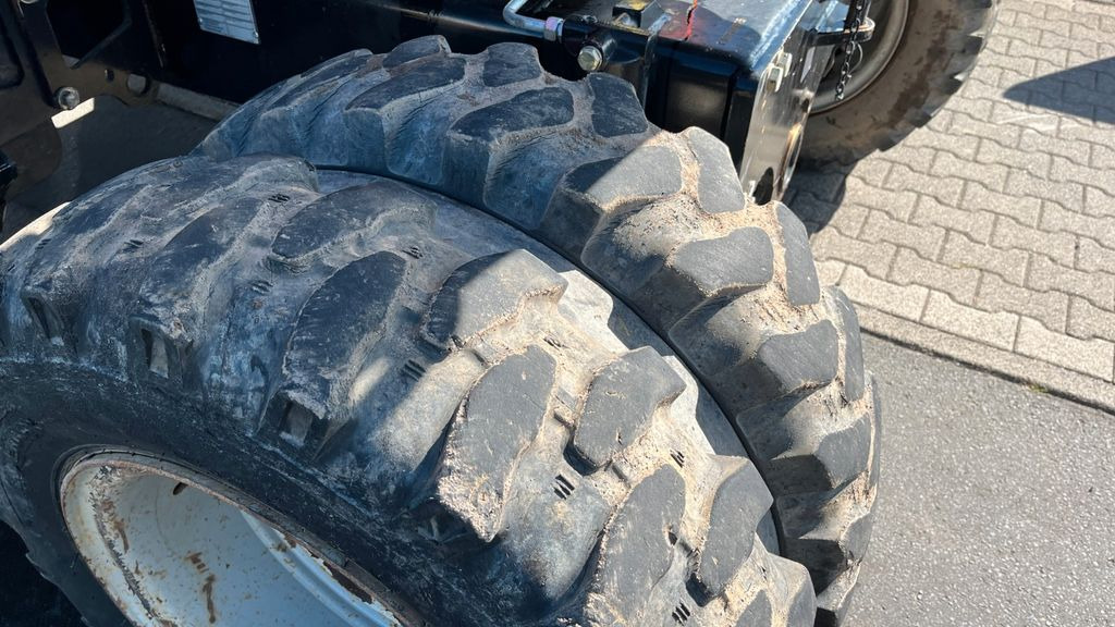 Gumikerekes kotró Terex TW85 Mobilbagger 8600 Kg Verstellausleger Terex TW85 Mobilbagger 8600 Kg Verstellausleger: 7 kép.