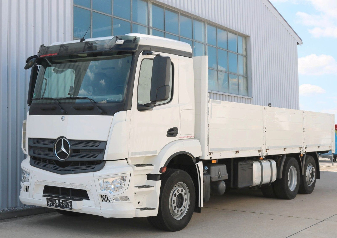 Mercedes-Benz Antos 2641L Prits. / Staplerhaltg. Stahltransp. - Platós teherautó: 1 kép. Mercedes-Benz Antos 2641L Prits. / Staplerhaltg. Stahltransp. - Platós teherautó: 1 kép.