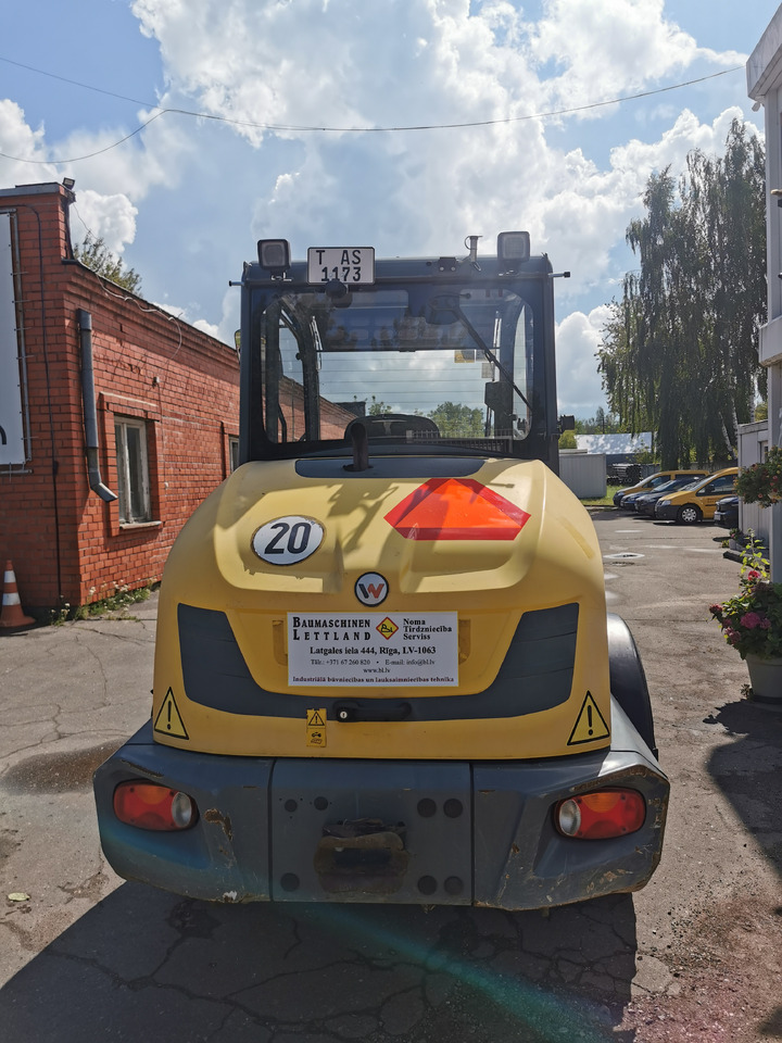 Wacker Neuson WL44 - Gumikerekes homlokrakodó: 2 kép. Wacker Neuson WL44 - Gumikerekes homlokrakodó: 2 kép.
