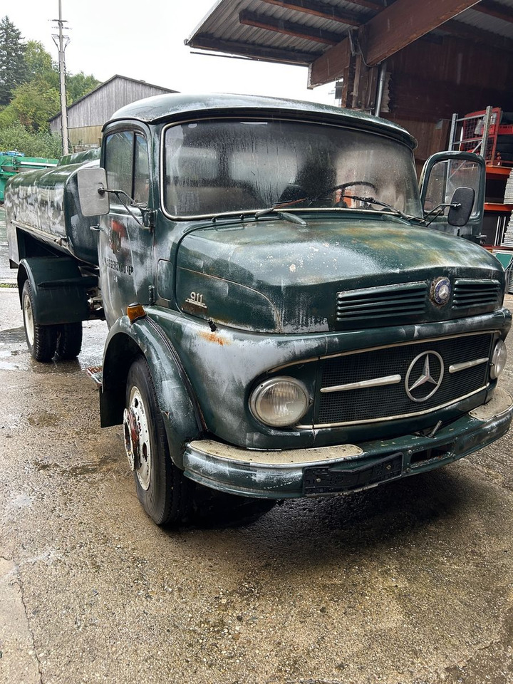 Mercedes-Benz L 911 4x2 Baujahr 1966 - Alvaz teherautó: 4 kép. Mercedes-Benz L 911 4x2 Baujahr 1966 - Alvaz teherautó: 4 kép.