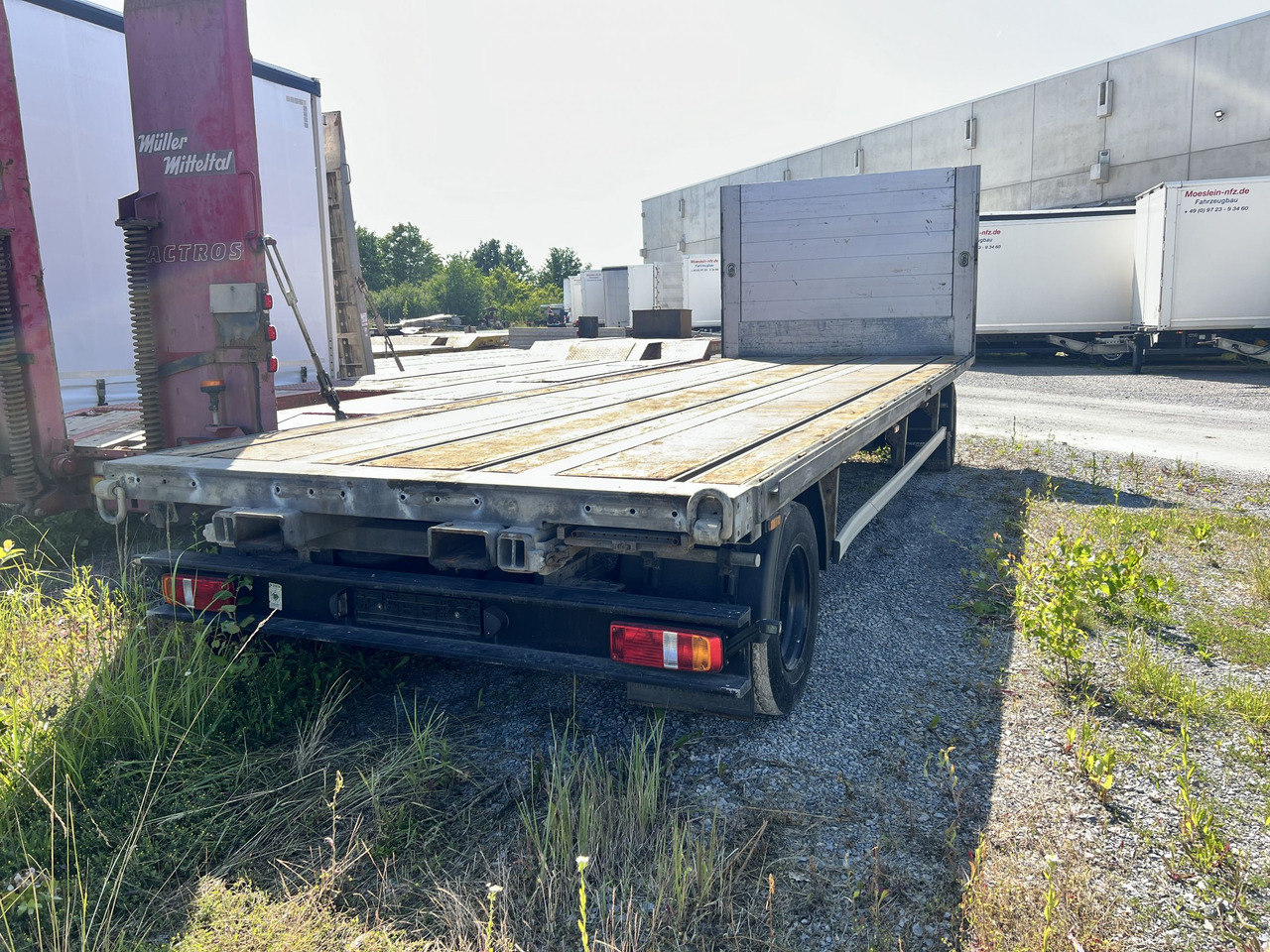 Ackermann PA-F 18/7.4E 2 Achs Jumboanhänger Ballenwagen Mega - Platós pótkocsi: 5 kép. Ackermann PA-F 18/7.4E 2 Achs Jumboanhänger Ballenwagen Mega - Platós pótkocsi: 5 kép.
