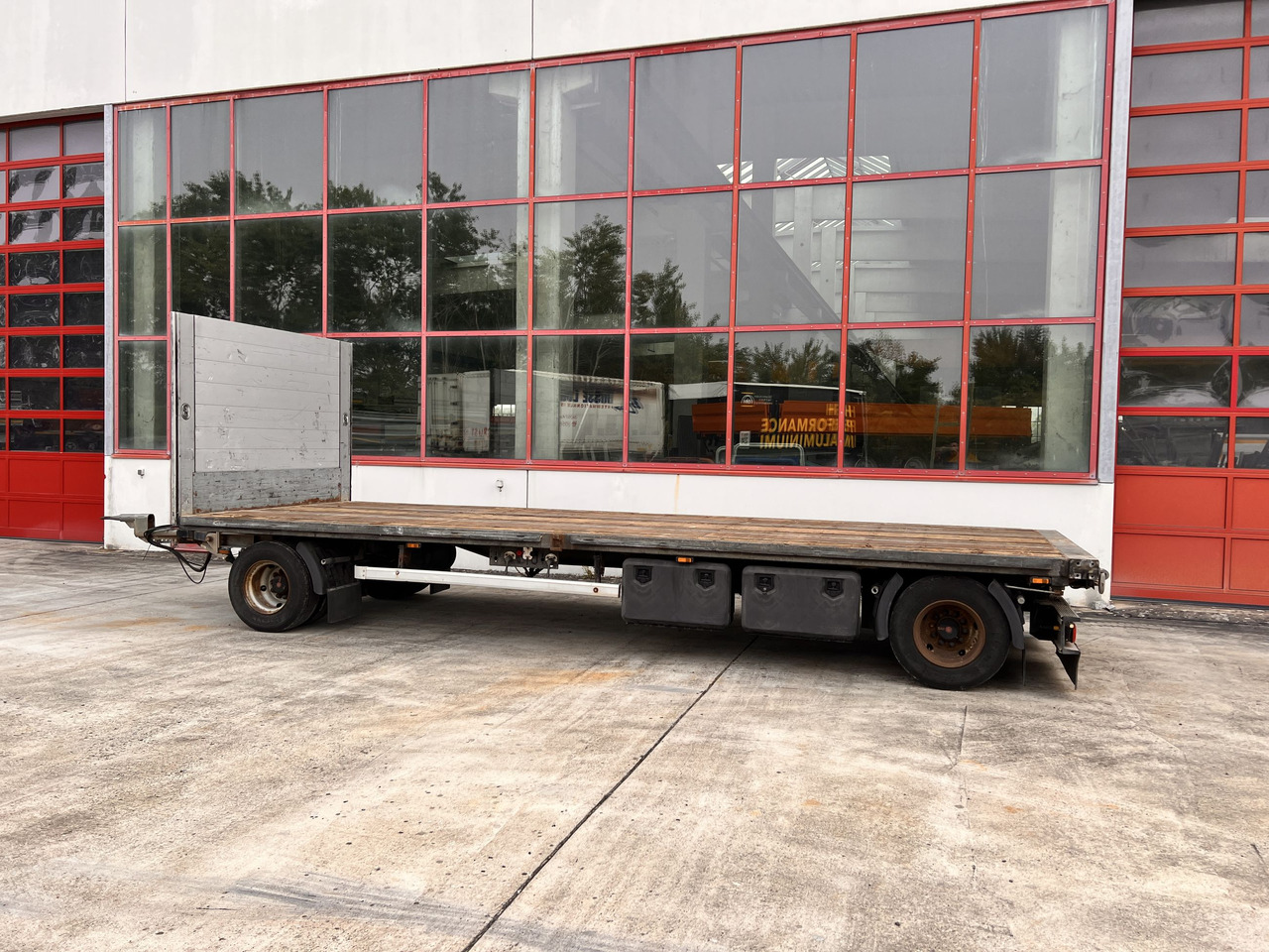 Ackermann PA-F 18/7.4E 2 Achs Jumboanhänger Mega - Pótkocsi mélybölcsős: 4 kép. Ackermann PA-F 18/7.4E 2 Achs Jumboanhänger Mega - Pótkocsi mélybölcsős: 4 kép.