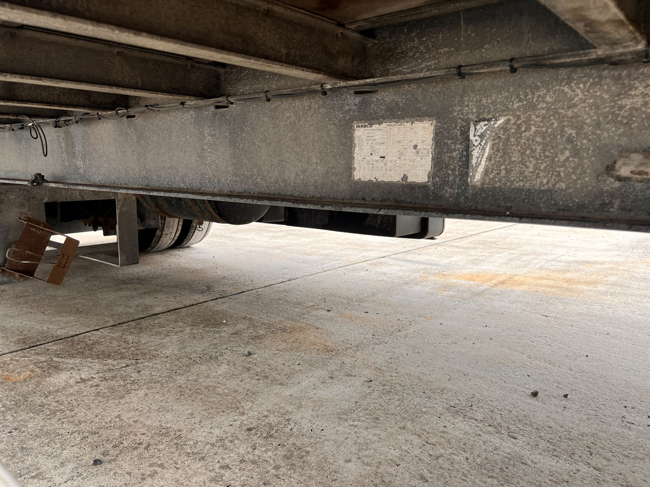 Ackermann PA-F 18/7.4E 2 Achs Jumboanhänger Mega - Pótkocsi mélybölcsős: 2 kép. Ackermann PA-F 18/7.4E 2 Achs Jumboanhänger Mega - Pótkocsi mélybölcsős: 2 kép.