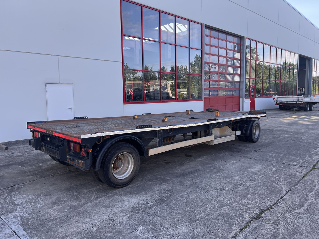 Dinkel DAC 18000 2 Achs Kombi- Anhänger für Abroll- oder Absetzmulden oder Tieflader - Platós pótkocsi: 5 kép. Dinkel DAC 18000 2 Achs Kombi- Anhänger für Abroll- oder Absetzmulden oder Tieflader - Platós pótkocsi: 5 kép.