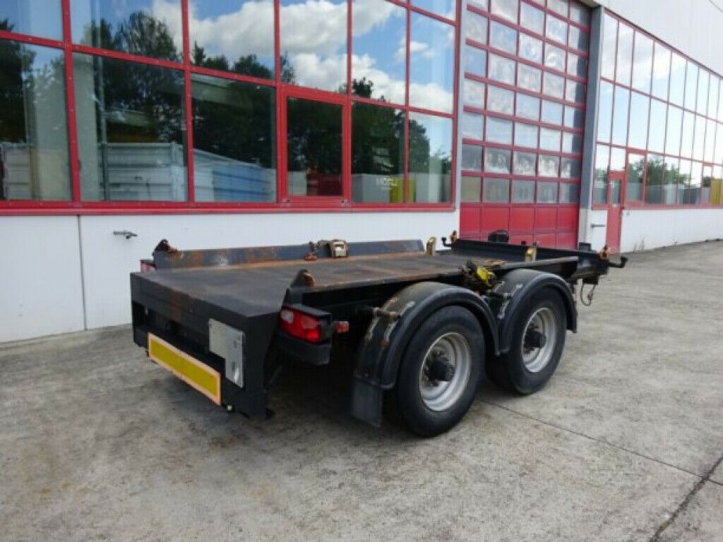 Hüffermann 13 t Tandem- Absetztmulden Anhänger - Multiliftes/ Konténerszállító pótkocsi: 2 kép. Hüffermann 13 t Tandem- Absetztmulden Anhänger - Multiliftes/ Konténerszállító pótkocsi: 2 kép.