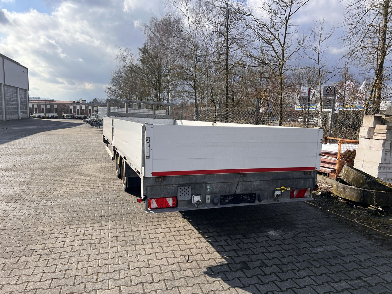 Humbaur 14,4 t Tandem- Pritschenanhänger- Tieflader - Pótkocsi mélybölcsős: 5 kép. Humbaur 14,4 t Tandem- Pritschenanhänger- Tieflader - Pótkocsi mélybölcsős: 5 kép.
