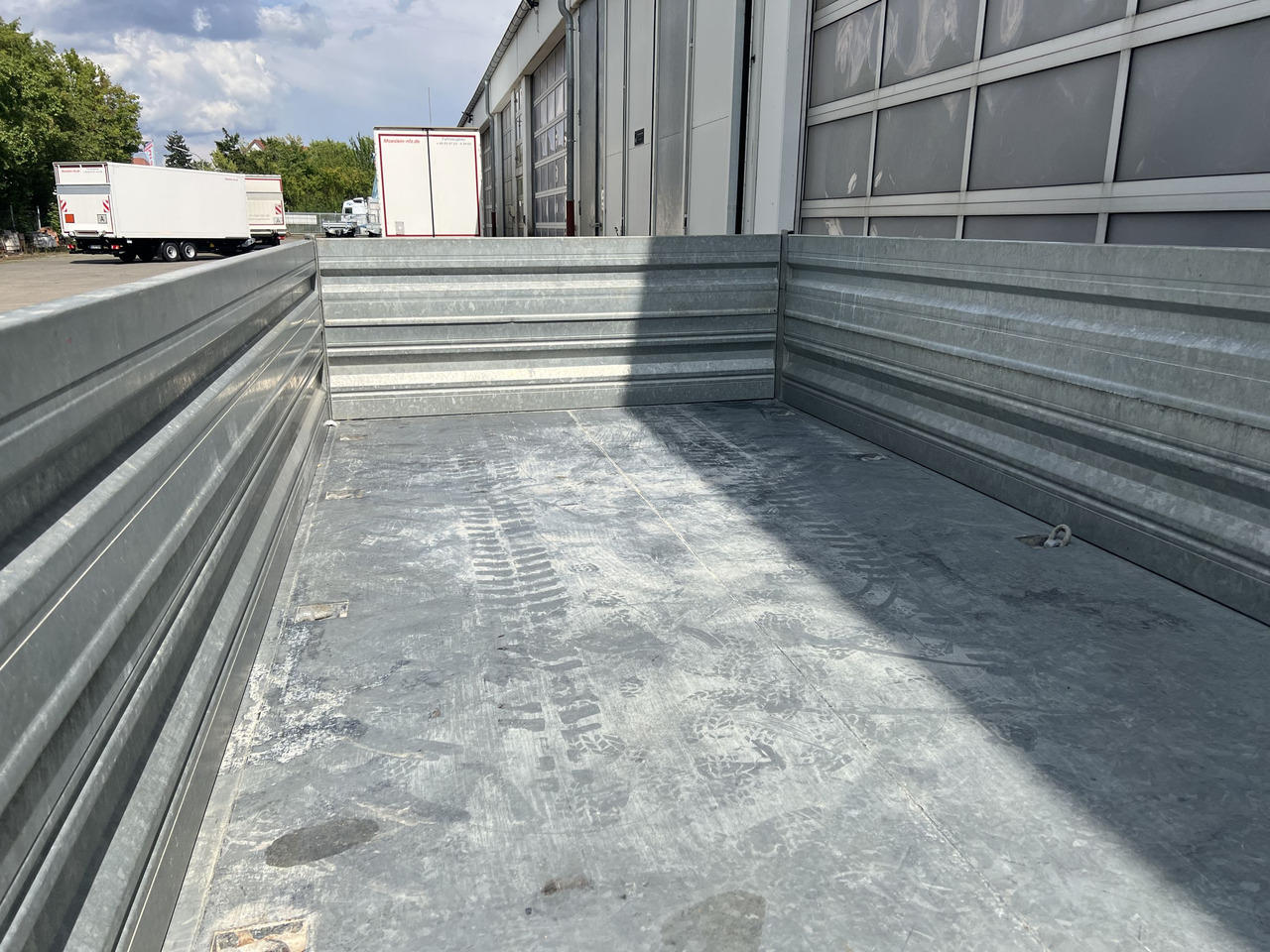 Humbaur D1AC Tandemkipper- Tieflader mit Aufsatz, neuwertig - Pótkocsi billenőplatós: 5 kép. Humbaur D1AC Tandemkipper- Tieflader mit Aufsatz, neuwertig - Pótkocsi billenőplatós: 5 kép.