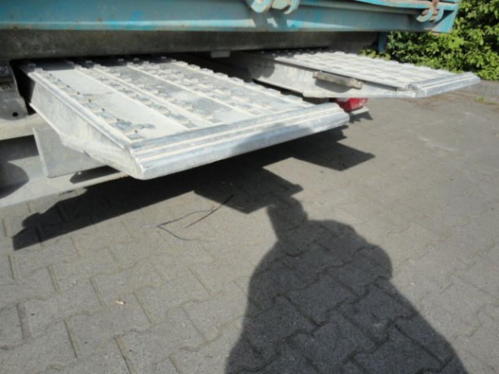 Humbaur HTK 10 50 24 Tandem Kipper- Tieflader - Pótkocsi billenőplatós: 5 kép. Humbaur HTK 10 50 24 Tandem Kipper- Tieflader - Pótkocsi billenőplatós: 5 kép.