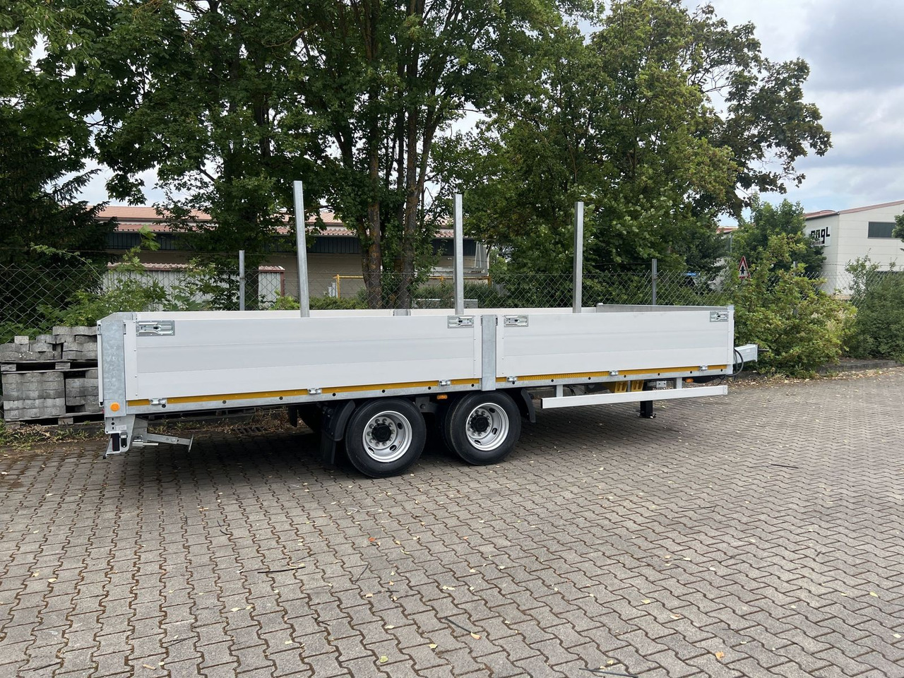 Möslein 14,4 t Tandem- Pritschenanhänger- Tieflader - Platós pótkocsi: 5 kép. Möslein 14,4 t Tandem- Pritschenanhänger- Tieflader - Platós pótkocsi: 5 kép.