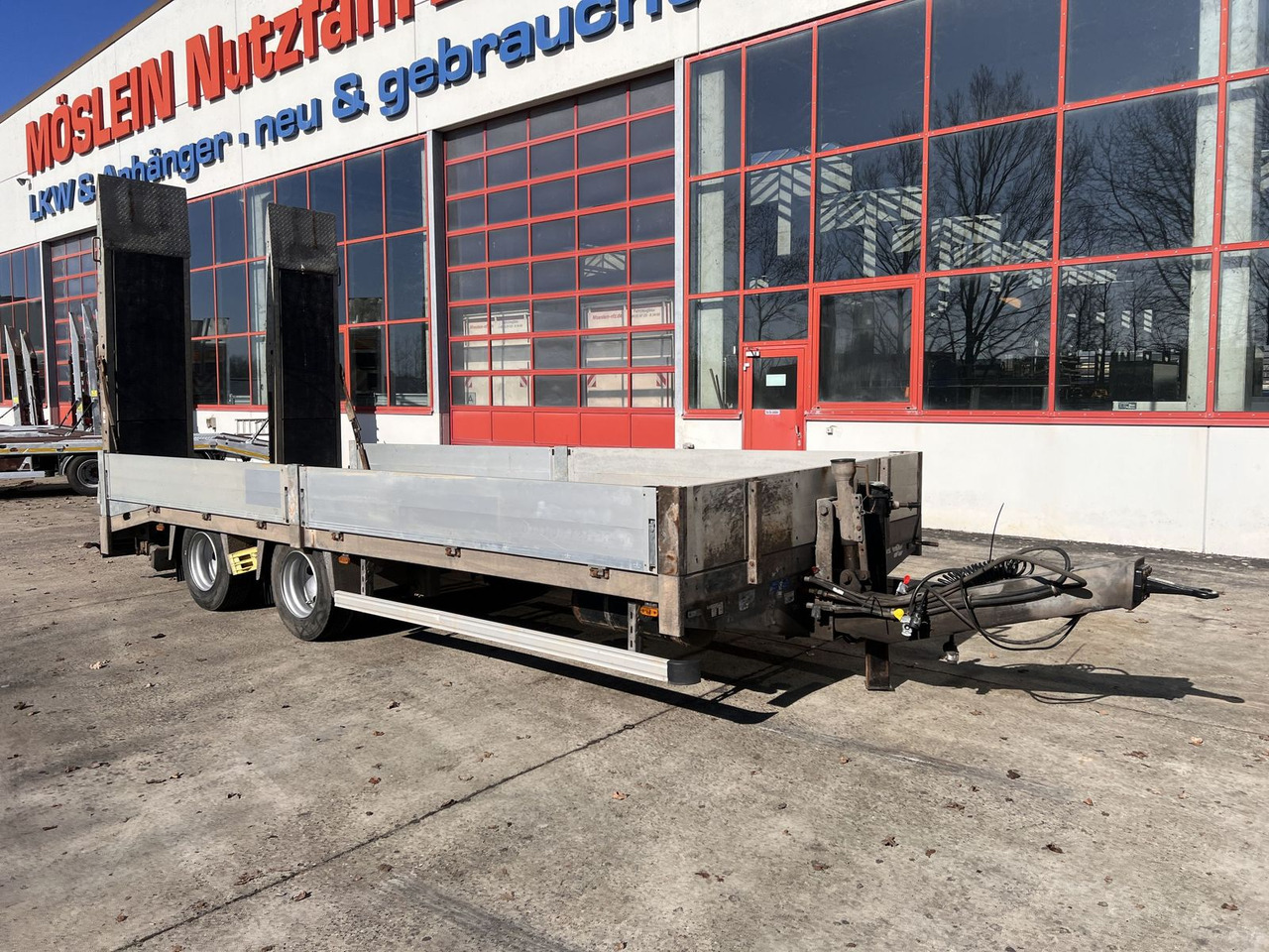 Möslein 19 t Tandemtieflader - Pótkocsi mélybölcsős: 5 kép. Möslein 19 t Tandemtieflader - Pótkocsi mélybölcsős: 5 kép.
