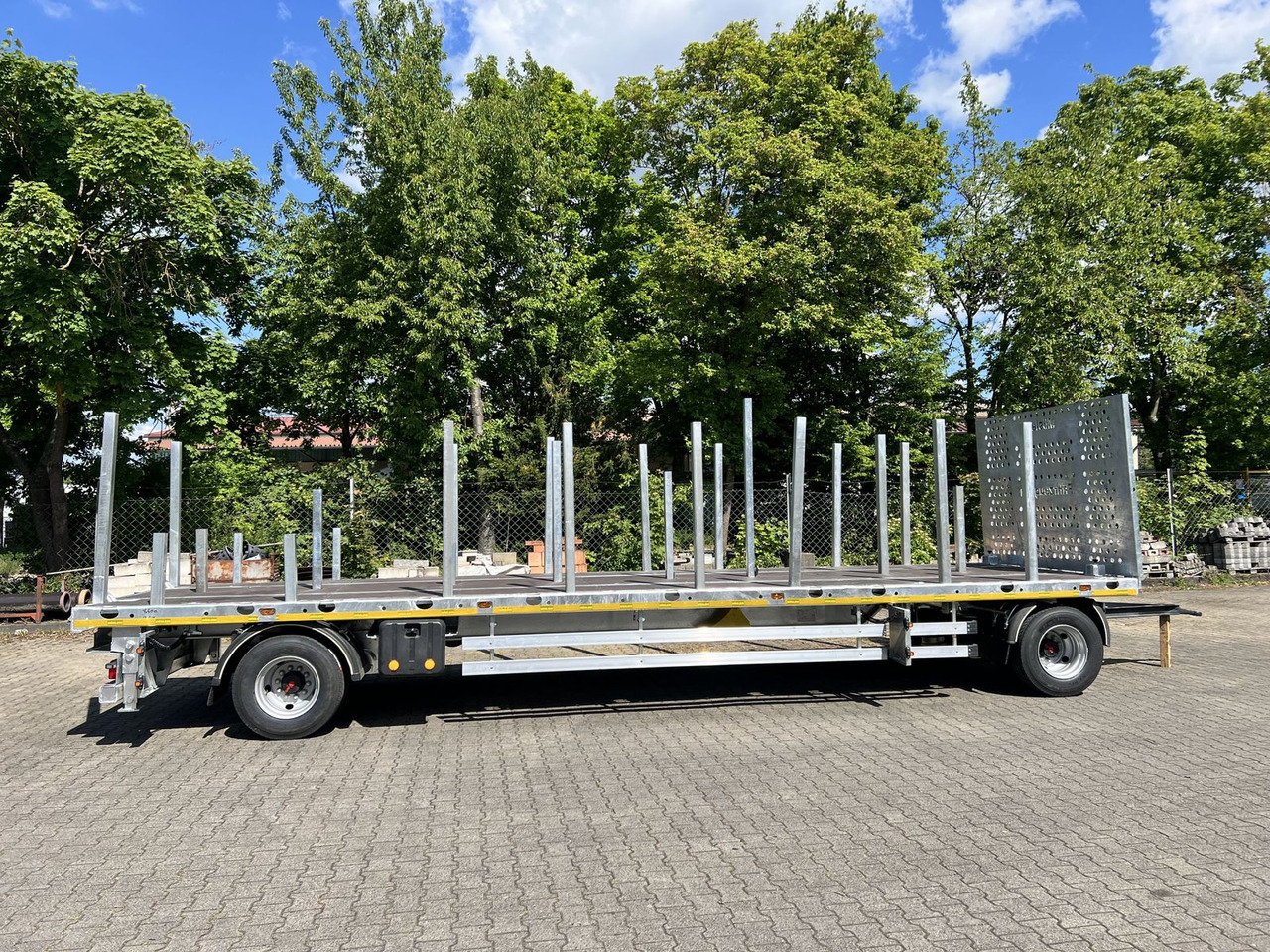 Möslein 2 Achs Jumbo- Plato- Anhänger - Platós pótkocsi: 1 kép. Möslein 2 Achs Jumbo- Plato- Anhänger - Platós pótkocsi: 1 kép.