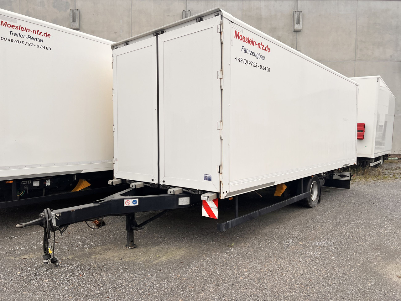 Möslein EK 1- D 7,3 1 Achs Kofferanhänger Durchladen7,08 m lang - Pótkocsi dobozos: 2 kép. Möslein EK 1- D 7,3 1 Achs Kofferanhänger Durchladen7,08 m lang - Pótkocsi dobozos: 2 kép.