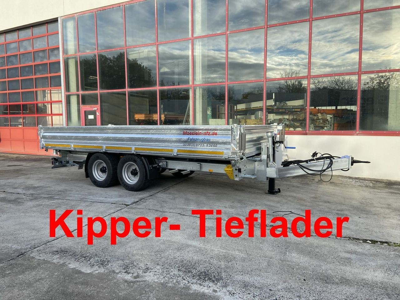 Möslein Kipper Tieflader, Breite Reifen, 5,70 m lang-- - Pótkocsi billenőplatós: 1 kép. Möslein Kipper Tieflader, Breite Reifen, 5,70 m lang-- - Pótkocsi billenőplatós: 1 kép.