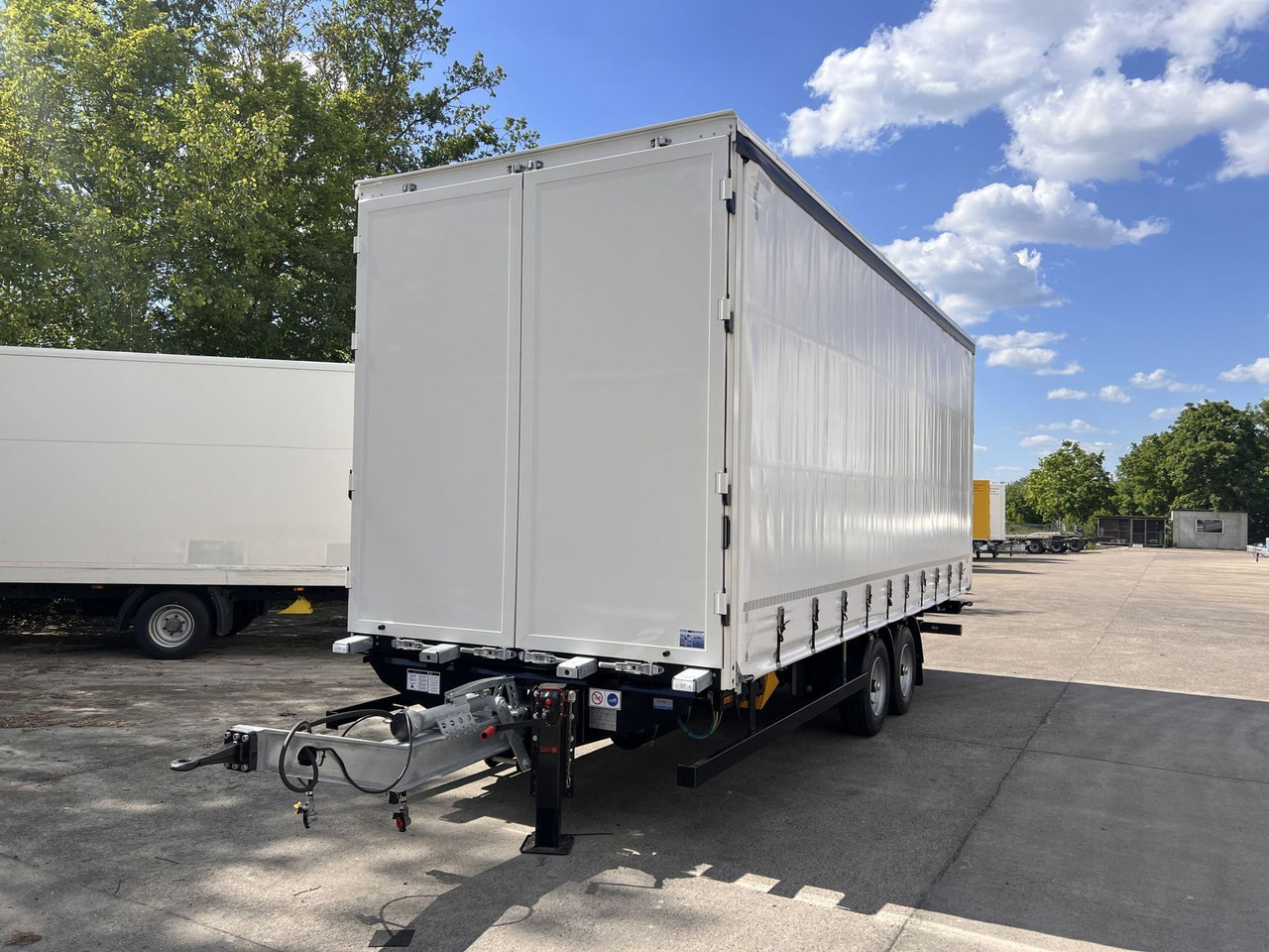 Möslein NEUER Tandem- Planenanhänger Durchladbar - Ponyvás teherautó: 3 kép. Möslein NEUER Tandem- Planenanhänger Durchladbar - Ponyvás teherautó: 3 kép.