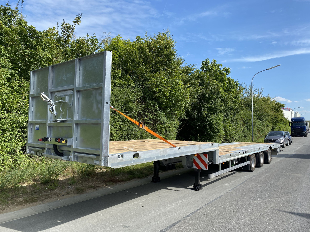 Möslein ST 3-Plato 9,4 3 Achs Satteltieflader Plato 45 t GGfür Fertigteile, Baumaschinen oder Container - Platós félpótkocsi: 3 kép. Möslein ST 3-Plato 9,4 3 Achs Satteltieflader Plato 45 t GGfür Fertigteile, Baumaschinen oder Container - Platós félpótkocsi: 3 kép.
