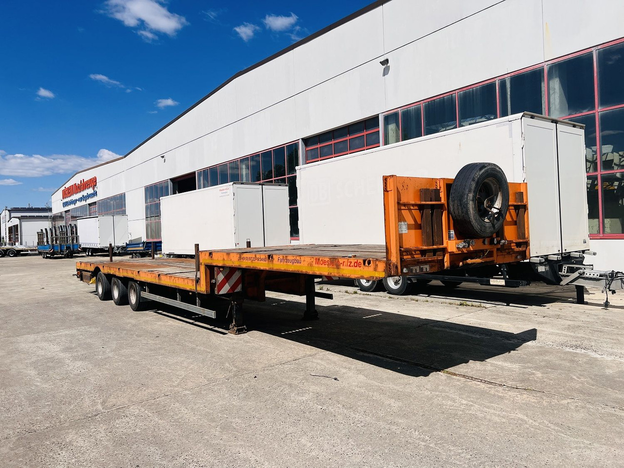 Möslein STO 3 Schwebheim 3 Achs Satteltieflader Plato 45 t GGfür Fertigteile, Baumaschinen oder Container - Félpótkocsi mélybölcsős: 3 kép. Möslein STO 3 Schwebheim 3 Achs Satteltieflader Plato 45 t GGfür Fertigteile, Baumaschinen oder Container - Félpótkocsi mélybölcsős: 3 kép.