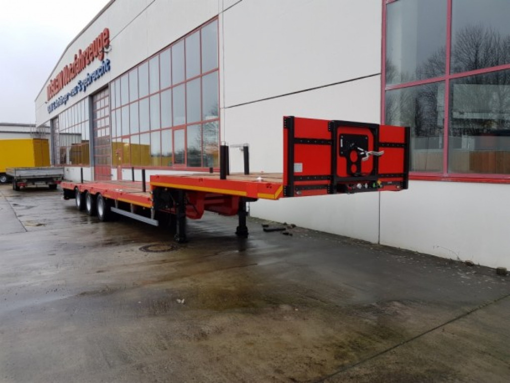 Möslein STO 3 Schwebheim 3 Achs Satteltieflader Plato - Félpótkocsi mélybölcsős: 3 kép. Möslein STO 3 Schwebheim 3 Achs Satteltieflader Plato - Félpótkocsi mélybölcsős: 3 kép.