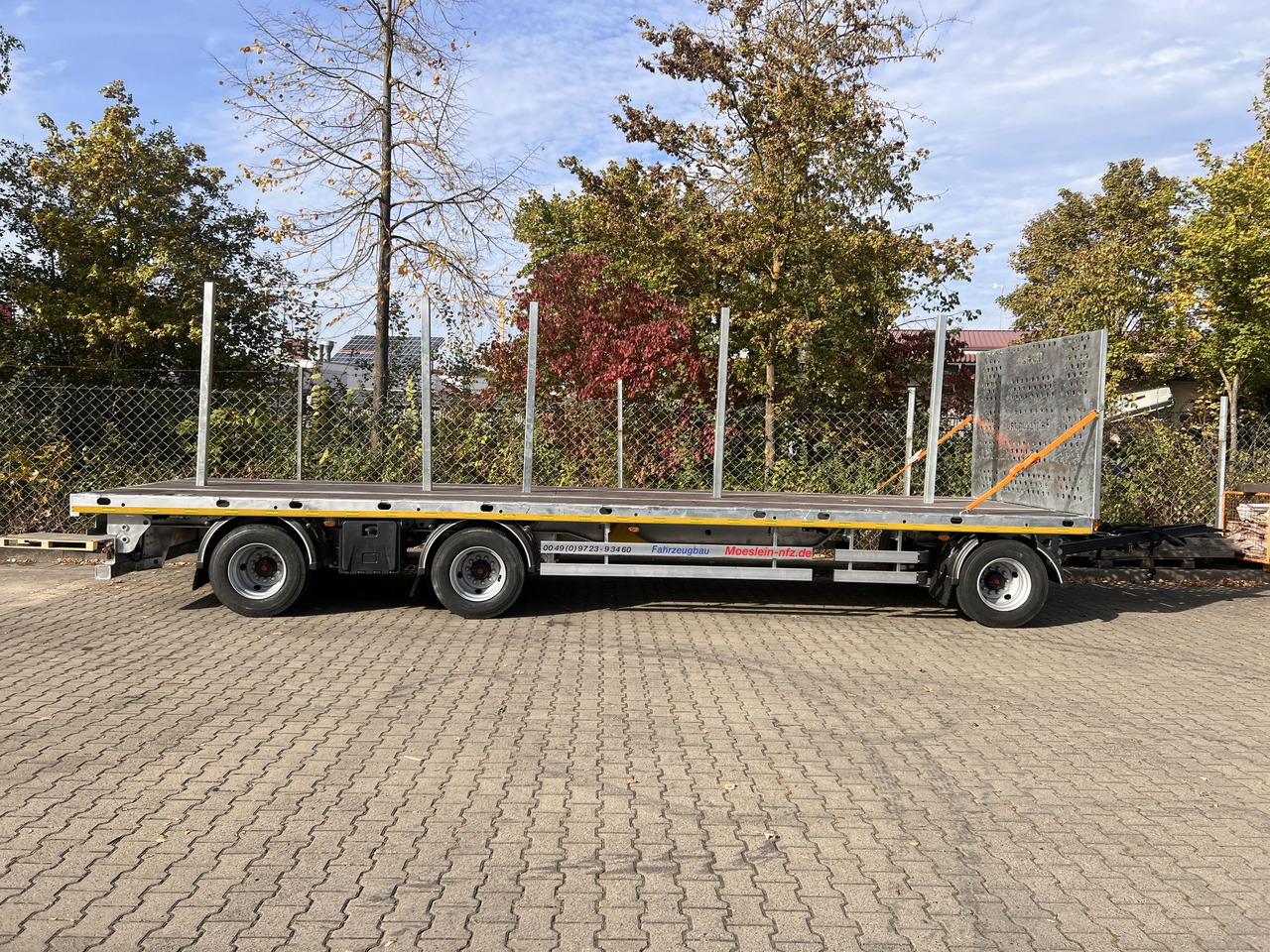 Möslein T 3 Plato 9 m 3 Achs Jumbo- Plato- Anhänger 9 m, Mega - Platós pótkocsi: 2 kép. Möslein T 3 Plato 9 m 3 Achs Jumbo- Plato- Anhänger 9 m, Mega - Platós pótkocsi: 2 kép.