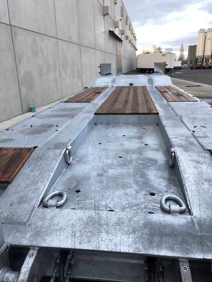 Möslein T 4 VB H1 1 neuer 4 Achs Tieflader hydraulischen Rampen - Pótkocsi mélybölcsős: 2 kép. Möslein T 4 VB H1 1 neuer 4 Achs Tieflader hydraulischen Rampen - Pótkocsi mélybölcsős: 2 kép.