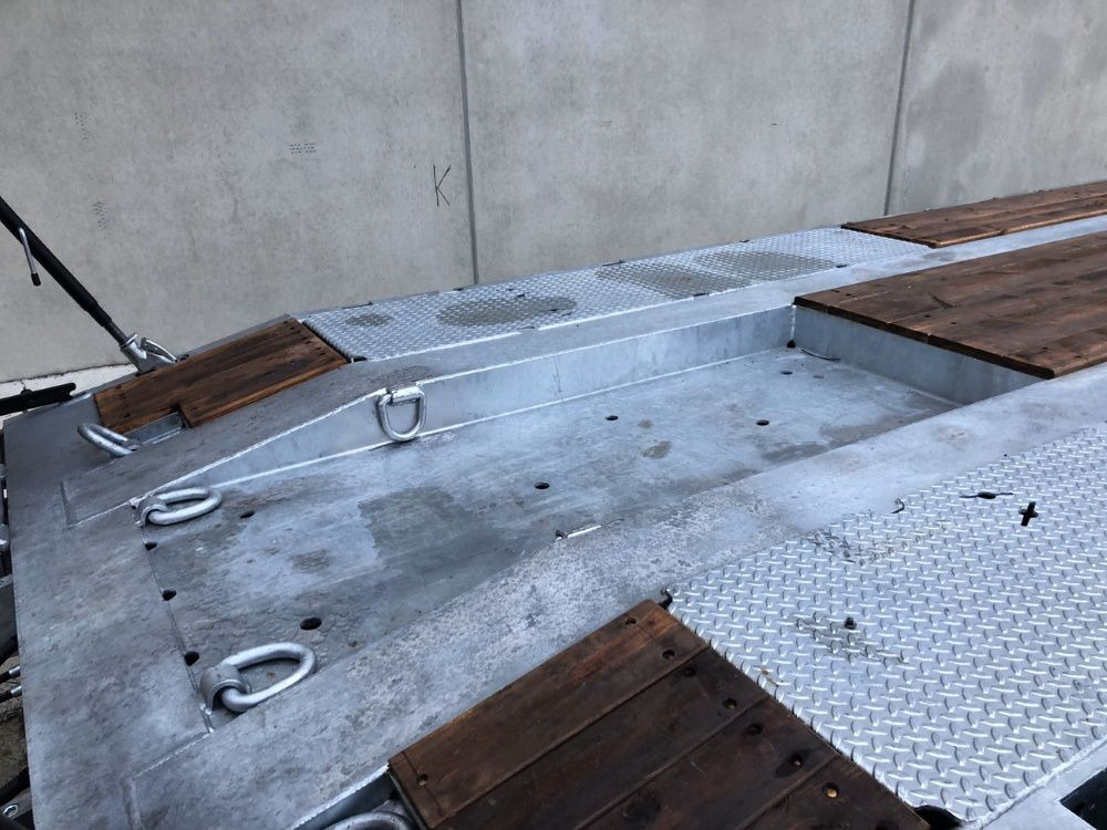 Möslein T4 VB H1 gerade neuer 4 Achs Tieflader gerade hydraulischen Rampen - Pótkocsi mélybölcsős: 2 kép. Möslein T4 VB H1 gerade neuer 4 Achs Tieflader gerade hydraulischen Rampen - Pótkocsi mélybölcsős: 2 kép.