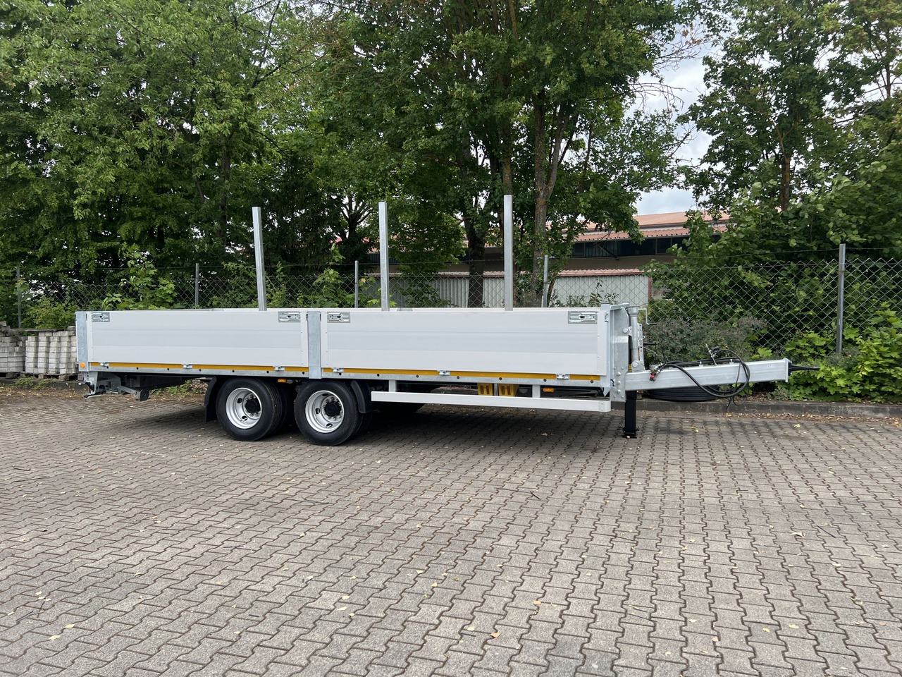 Möslein THT 14,4 G 7,20 L 14,4 t Tandem- Pritschenanhänger- Tieflader - Platós pótkocsi: 1 kép. Möslein THT 14,4 G 7,20 L 14,4 t Tandem- Pritschenanhänger- Tieflader - Platós pótkocsi: 1 kép.