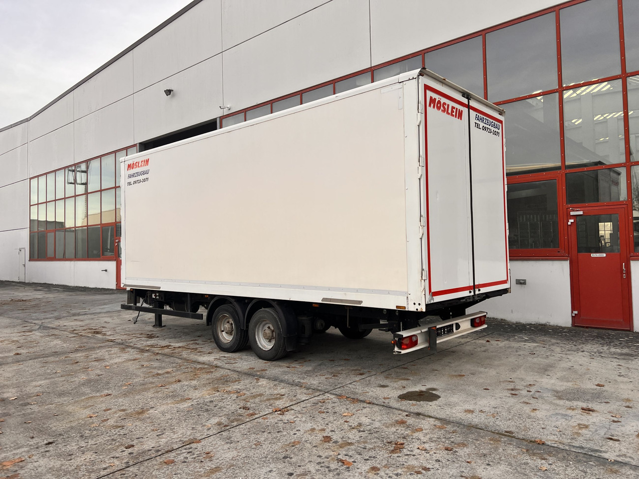 Möslein TKO 105 D Schwebheim Tandem- Koffer- Anhänger, Durchladbar - Pótkocsi dobozos: 2 kép. Möslein TKO 105 D Schwebheim Tandem- Koffer- Anhänger, Durchladbar - Pótkocsi dobozos: 2 kép.