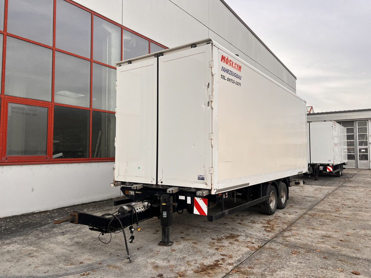 Möslein TKO 105 D Schwebheim Tandem- Koffer- Anhänger, Durchladbar - Pótkocsi dobozos: 3 kép. Möslein TKO 105 D Schwebheim Tandem- Koffer- Anhänger, Durchladbar - Pótkocsi dobozos: 3 kép.