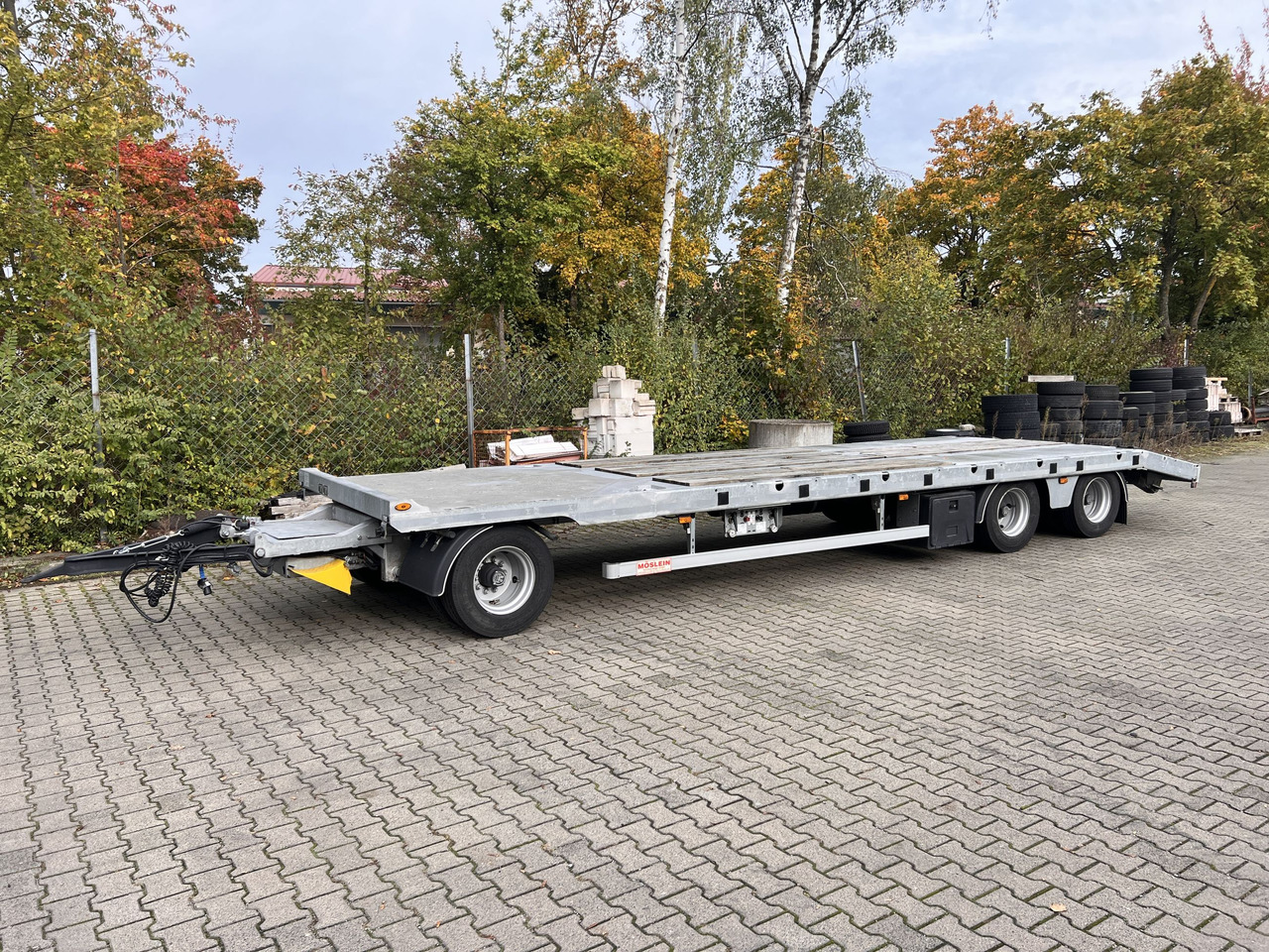 Möslein TO 3 F Schwebheim 3 Achs Tiefladeranhänger - Pótkocsi mélybölcsős: 2 kép. Möslein TO 3 F Schwebheim 3 Achs Tiefladeranhänger - Pótkocsi mélybölcsős: 2 kép.