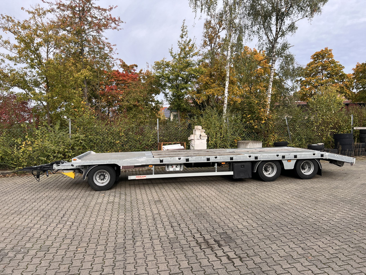 Möslein TO 3 F Schwebheim 3 Achs Tiefladeranhänger - Pótkocsi mélybölcsős: 1 kép. Möslein TO 3 F Schwebheim 3 Achs Tiefladeranhänger - Pótkocsi mélybölcsős: 1 kép.