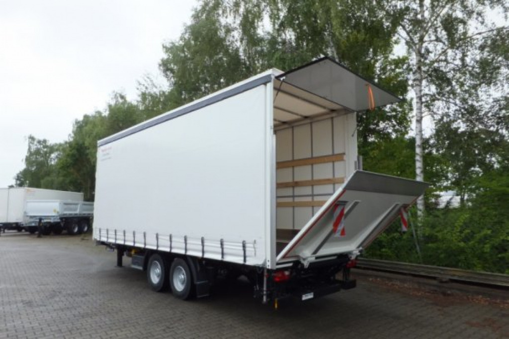Möslein TPS 11 DL 7,30 neuer Planenanhänger, Ladebordwand + Durchladbar - Ponyvás pótkocsi: 2 kép. Möslein TPS 11 DL 7,30 neuer Planenanhänger, Ladebordwand + Durchladbar - Ponyvás pótkocsi: 2 kép.