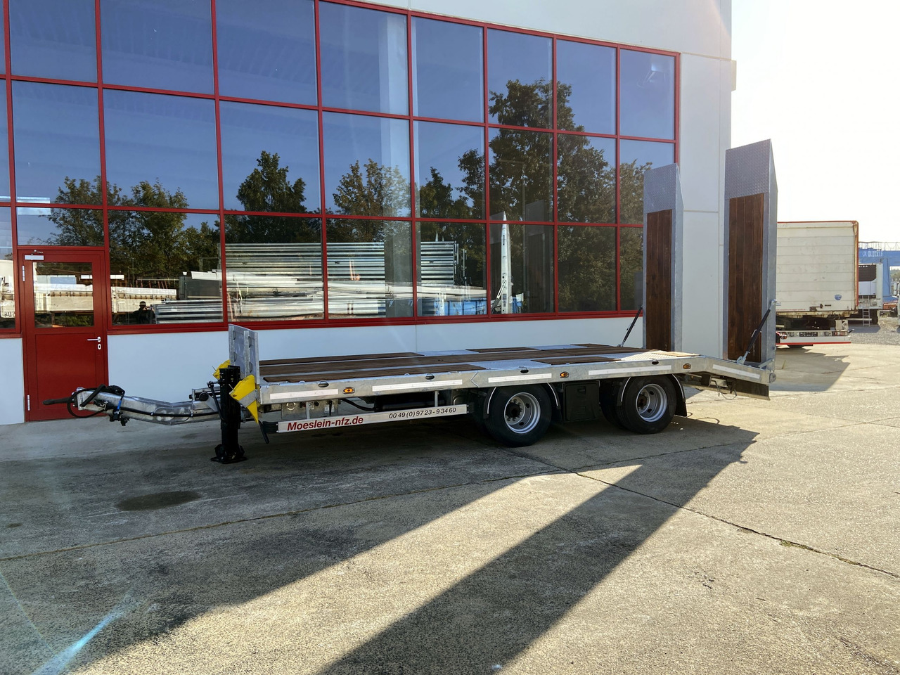 Möslein TT 21-6,5 21 t Tandemtieflader, Luftgefedert, NEU - Pótkocsi mélybölcsős: 3 kép. Möslein TT 21-6,5 21 t Tandemtieflader, Luftgefedert, NEU - Pótkocsi mélybölcsős: 3 kép.