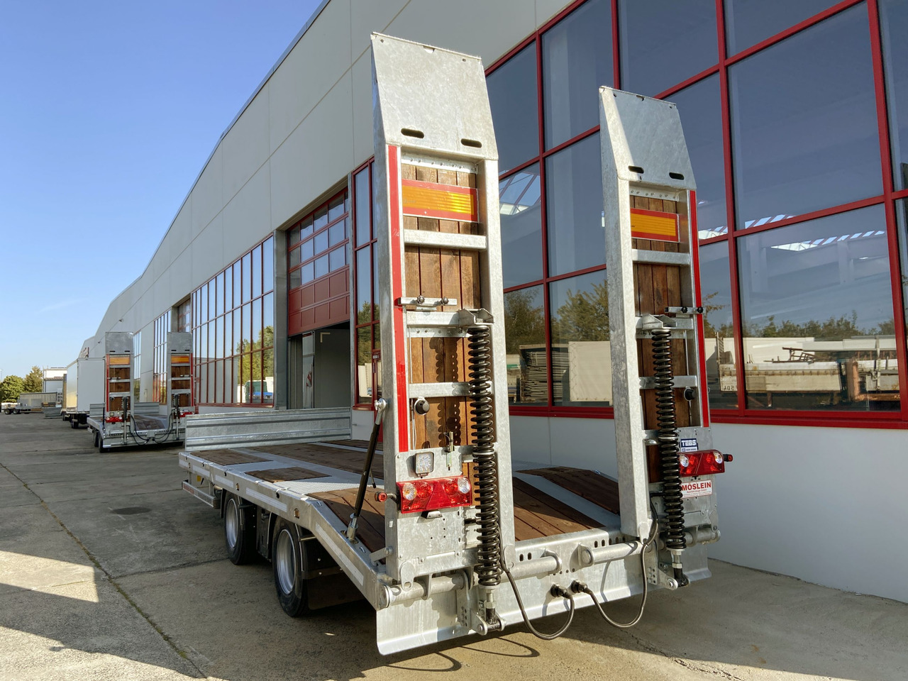 Möslein TT21- 7,2 21 t Tandemtieflader, Luftgefedert, NEU - Pótkocsi mélybölcsős: 2 kép. Möslein TT21- 7,2 21 t Tandemtieflader, Luftgefedert, NEU - Pótkocsi mélybölcsős: 2 kép.