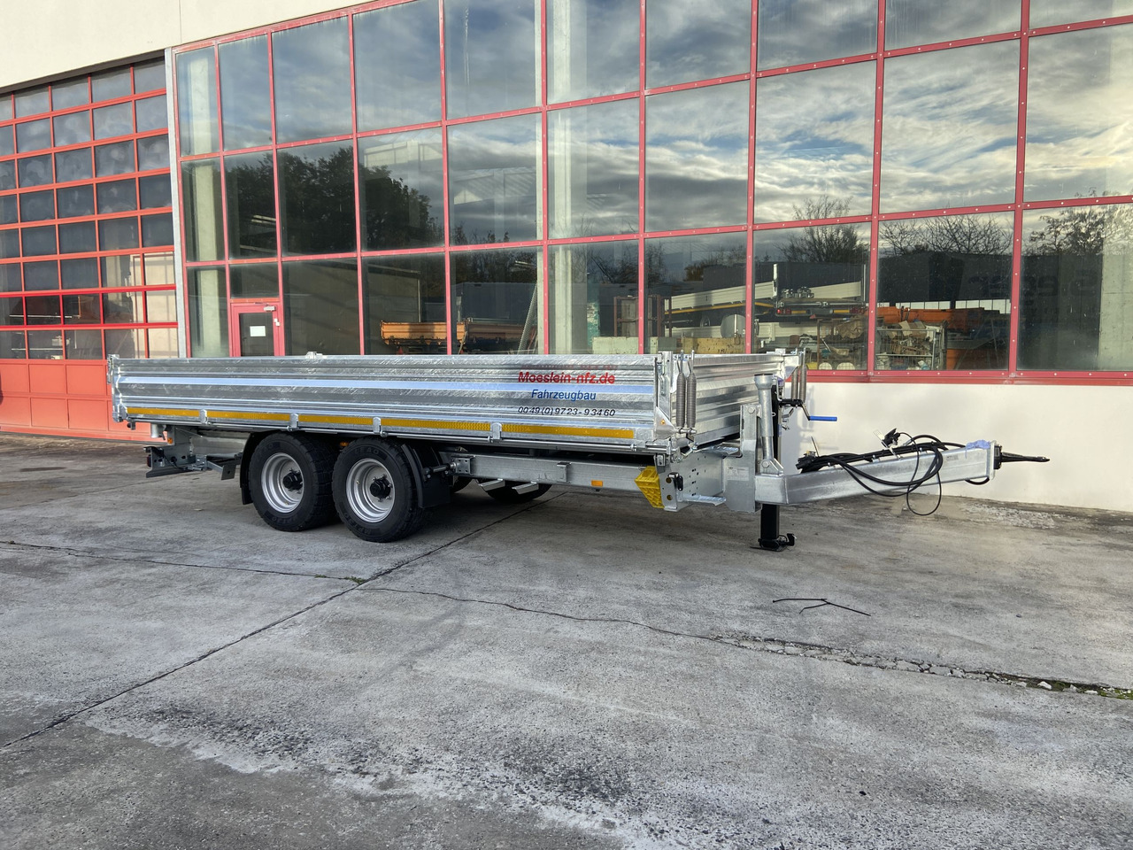 Möslein TTD 11 Breite Reifen 5,70 lang Kipper Tieflader, Breite Reifen, 5,70 m lang-- Neufahrzeug -- - Pótkocsi billenőplatós: 4 kép. Möslein TTD 11 Breite Reifen 5,70 lang Kipper Tieflader, Breite Reifen, 5,70 m lang-- Neufahrzeug -- - Pótkocsi billenőplatós: 4 kép.