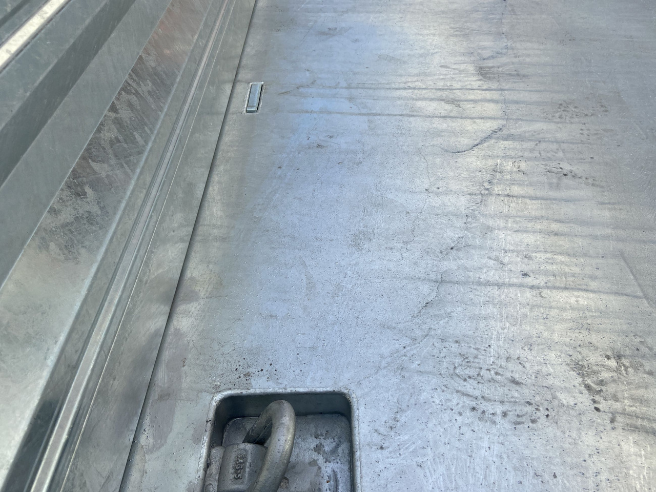 Möslein TTD 11 Breite Reifen Kipper Tieflader, Breite Reifen-- Neufahrzeug -- - Pótkocsi billenőplatós: 3 kép. Möslein TTD 11 Breite Reifen Kipper Tieflader, Breite Reifen-- Neufahrzeug -- - Pótkocsi billenőplatós: 3 kép.