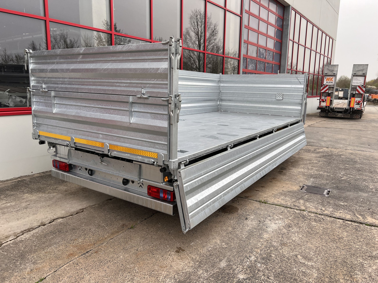 Möslein TTD 19 AB 19 t Tandem 3 Seiten Kipper TiefladerAufsatzbordwänden-- Neufahrzeug -- - Pótkocsi billenőplatós: 5 kép. Möslein TTD 19 AB 19 t Tandem 3 Seiten Kipper TiefladerAufsatzbordwänden-- Neufahrzeug -- - Pótkocsi billenőplatós: 5 kép.