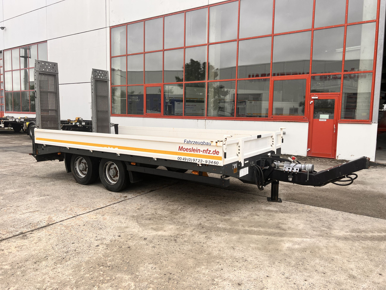 Möslein TTS 11 Schwebheim Tandemtieflader - Pótkocsi mélybölcsős: 5 kép. Möslein TTS 11 Schwebheim Tandemtieflader - Pótkocsi mélybölcsős: 5 kép.